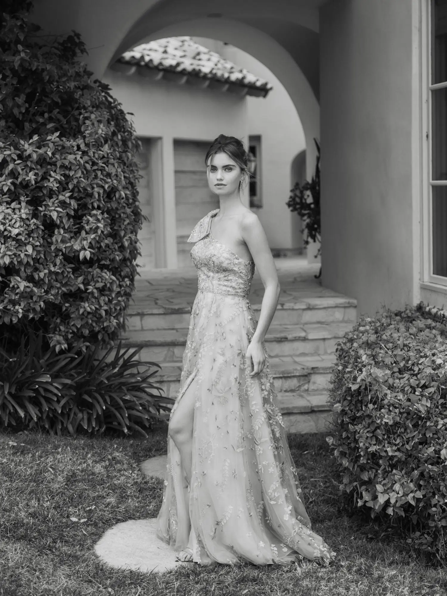 Green Embellished Bow One Shoulder A Line Gown - Image 6