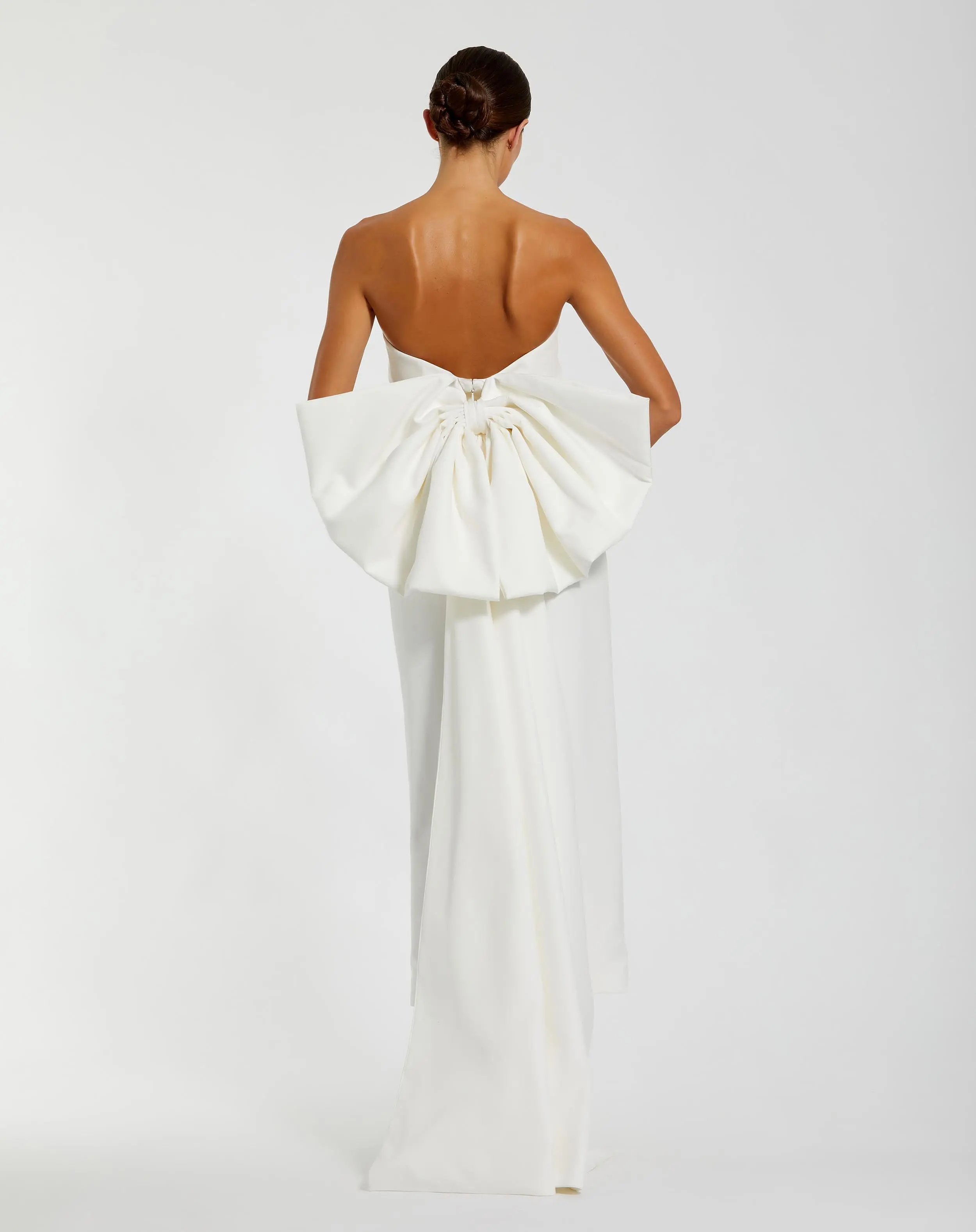 White Strapless Crepe Sheath Dress with Bow - Image 3