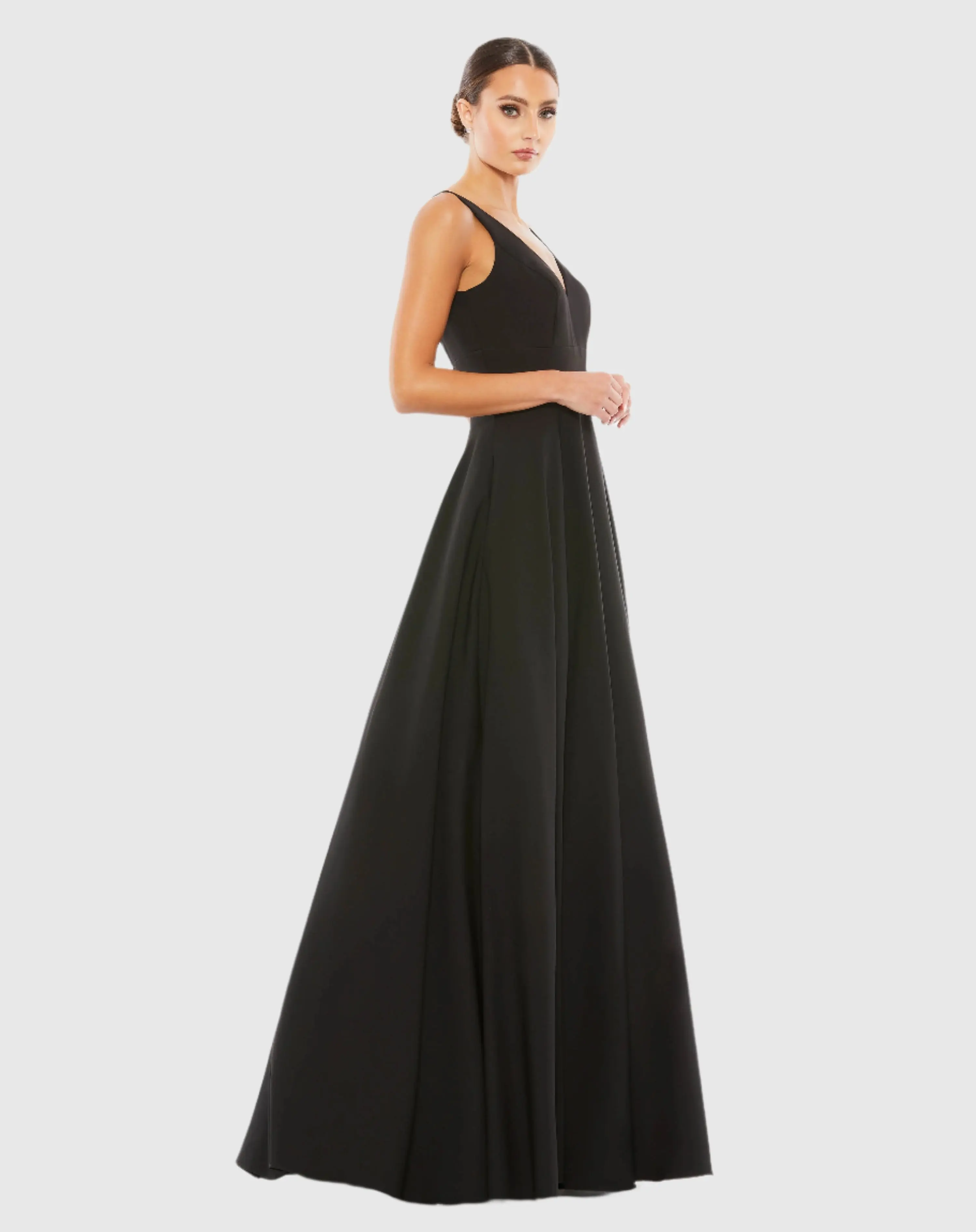 Black Classic Sleeveless A-Line Gown with Pockets - Image 3
