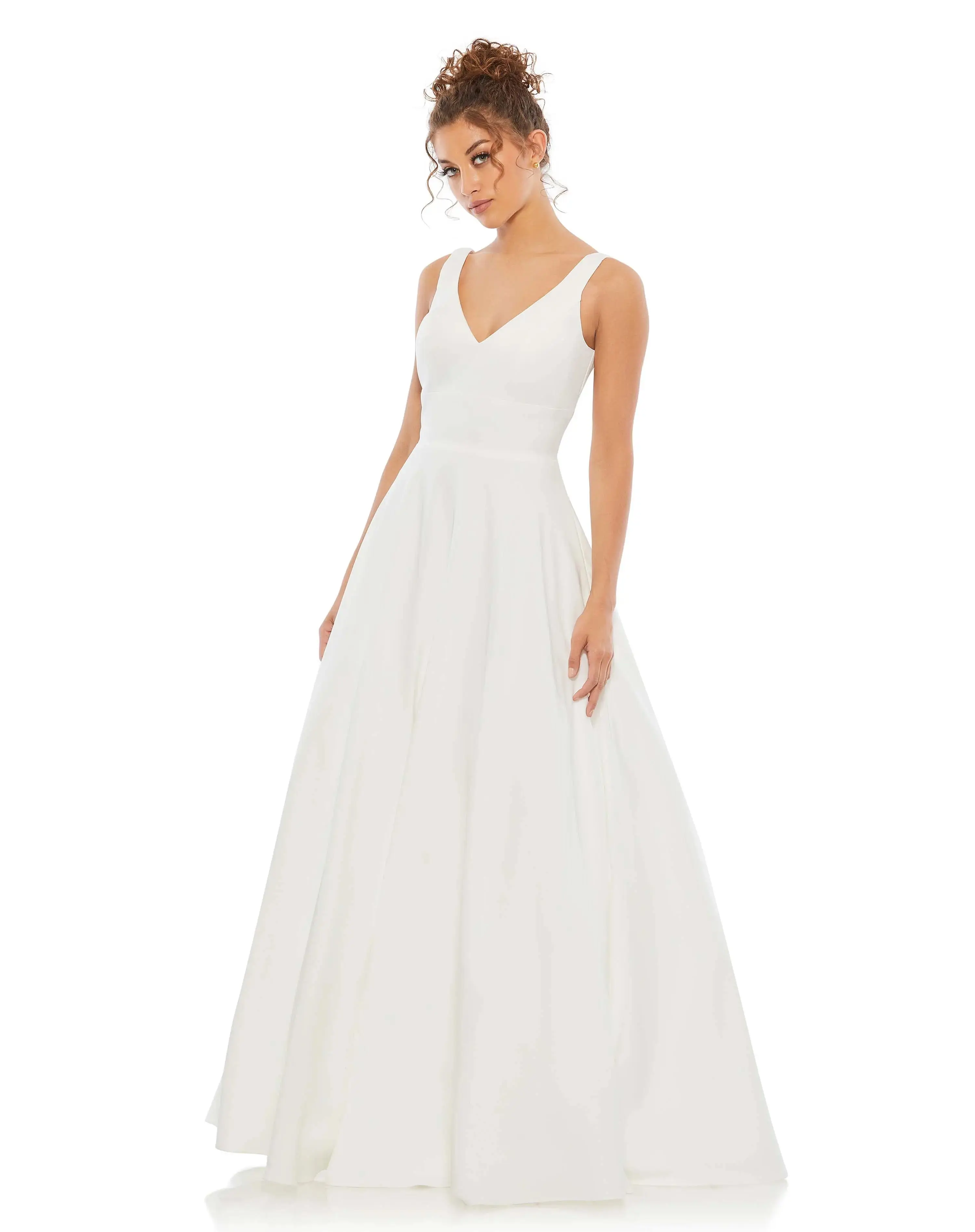 Classic Sleeveless A-Line Gown with Pockets - Image 2