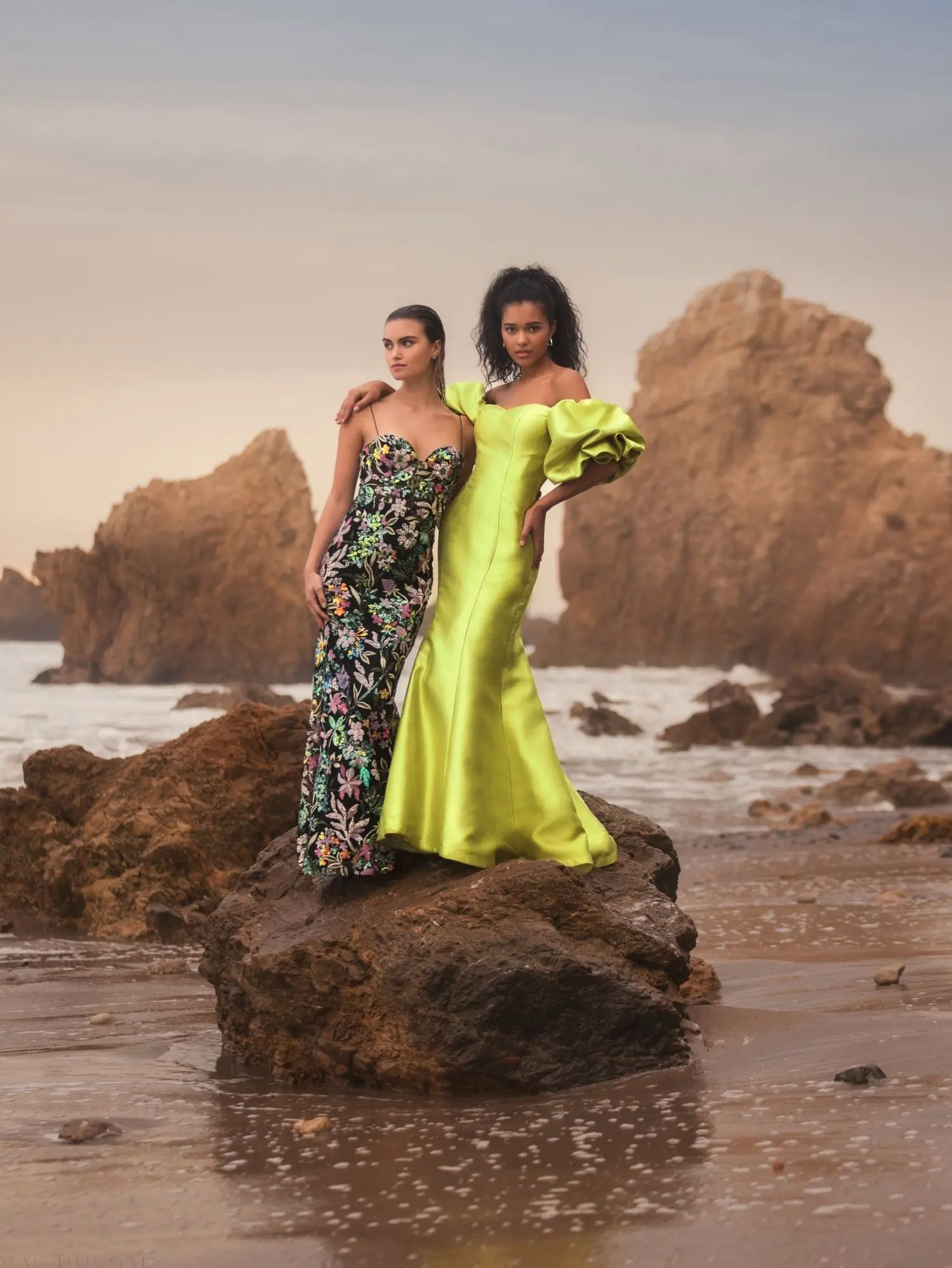 Green Sweetheart Off The Shoulder Puff Sleeve Gown - Image 7