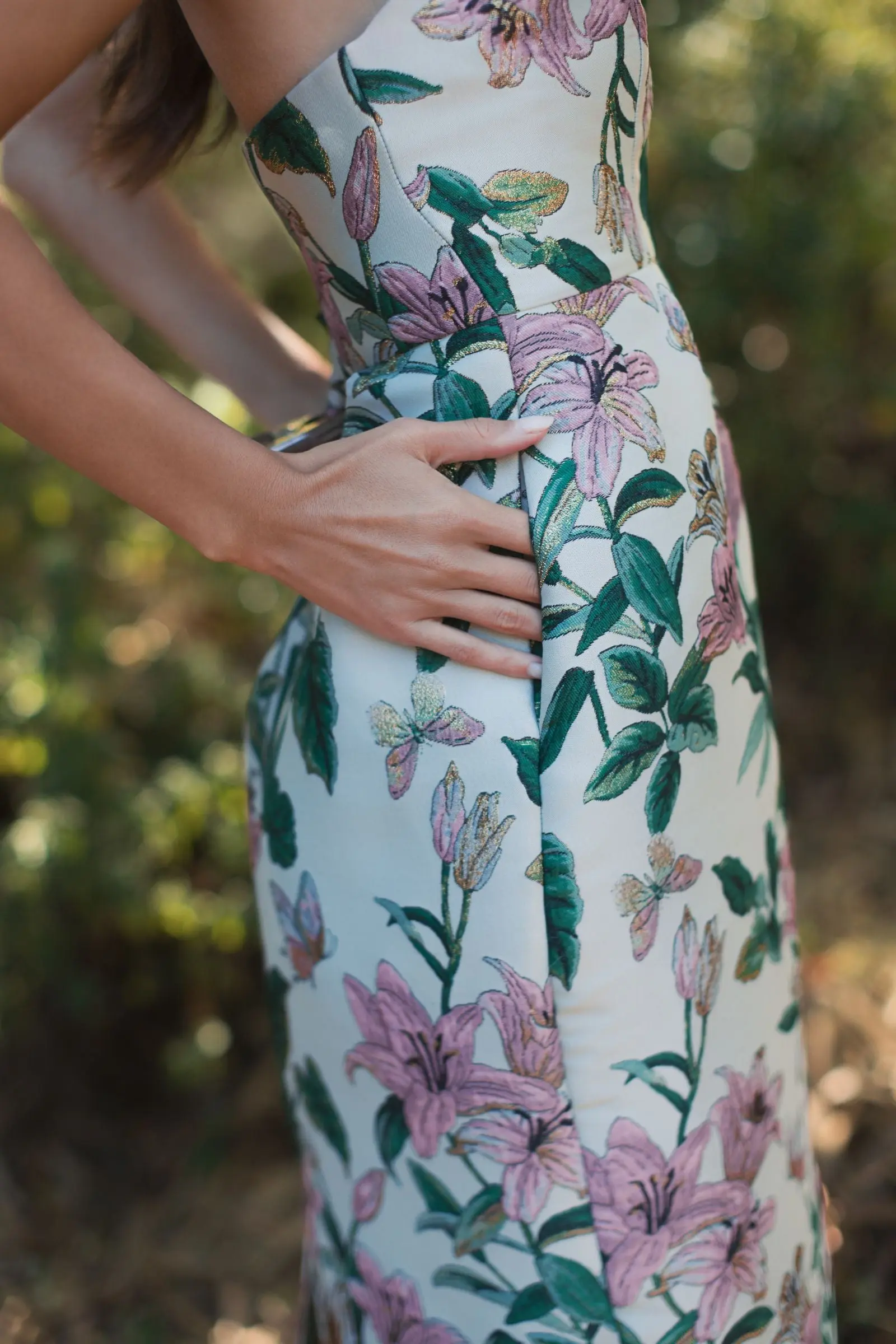 Multicolor Floral Brocade Strapless Fitted Midi Dress - Image 5