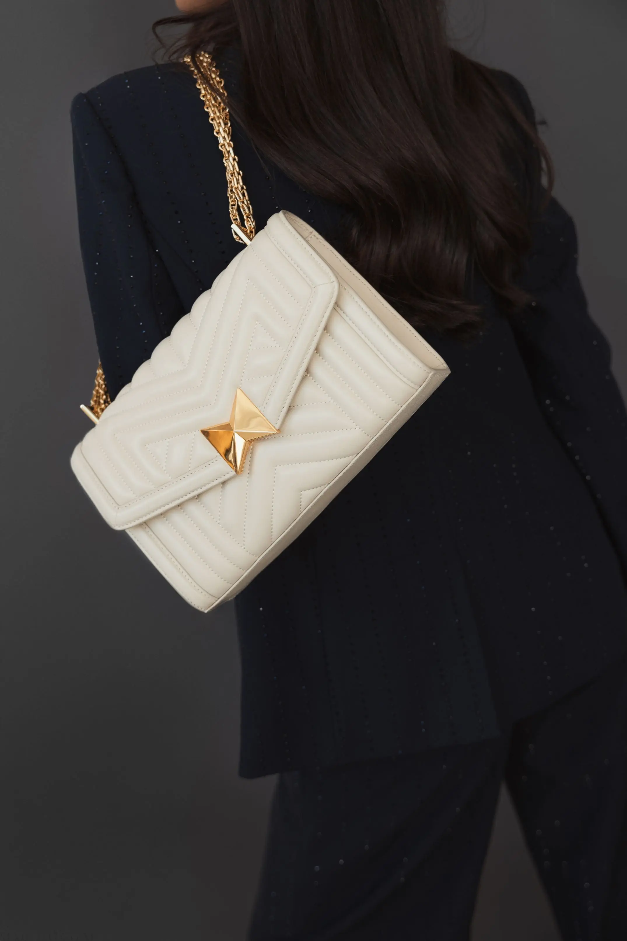 White Quilted Napa Leather Handbag With Gold Chain - Image 5